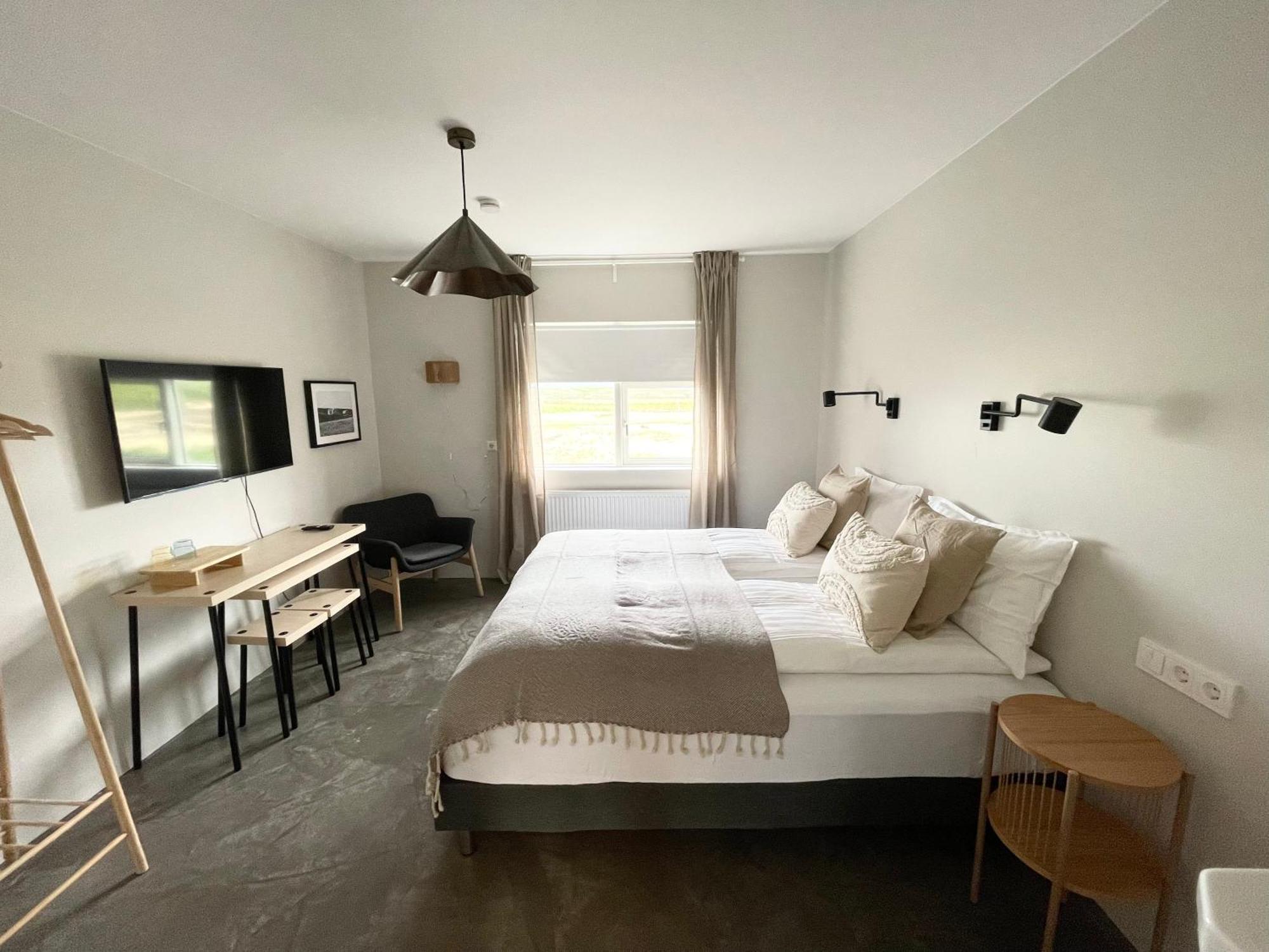 Lindarholl Guesthouse Stori-Bakki ภายนอก รูปภาพ
