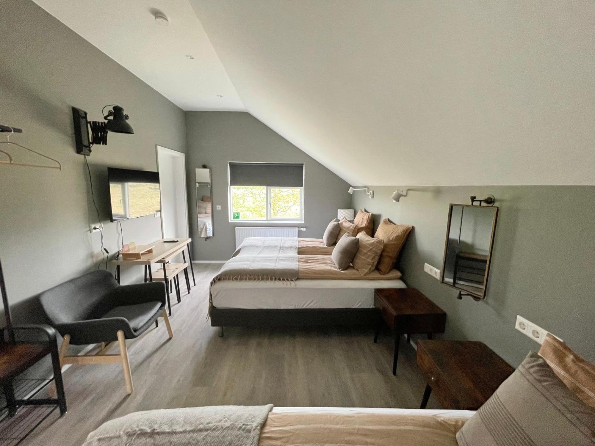 Lindarholl Guesthouse Stori-Bakki ภายนอก รูปภาพ