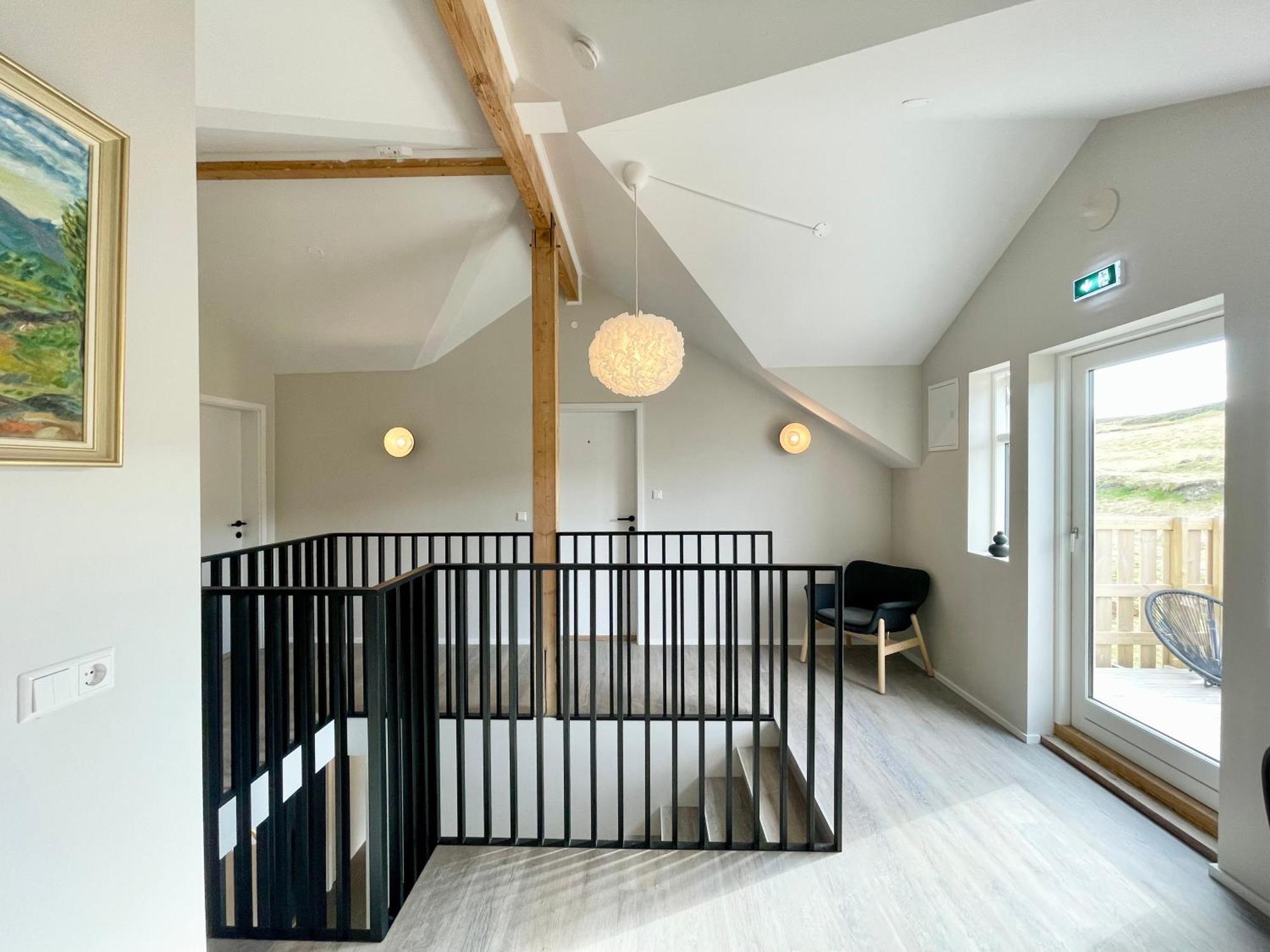 Lindarholl Guesthouse Stori-Bakki ภายนอก รูปภาพ