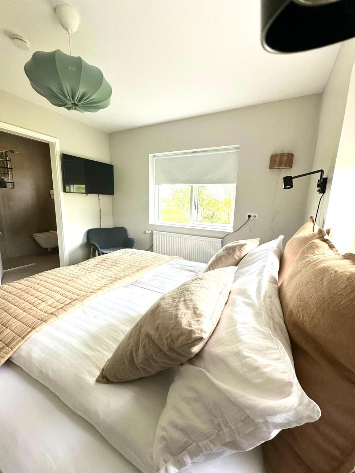 Lindarholl Guesthouse Stori-Bakki ภายนอก รูปภาพ